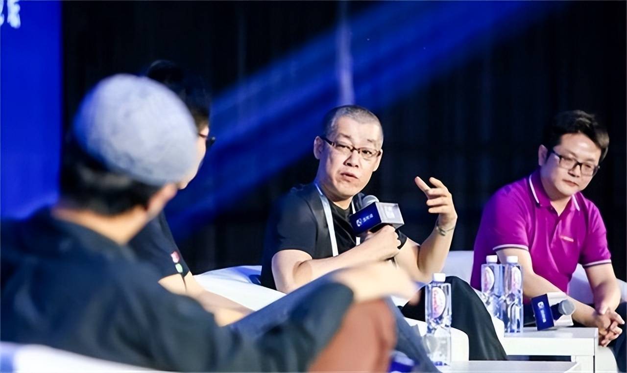 李笑来：曾拥有10万枚比特币<strong></p>
<p>比特币火币</strong>，套现135亿后，却称比特币是骗局