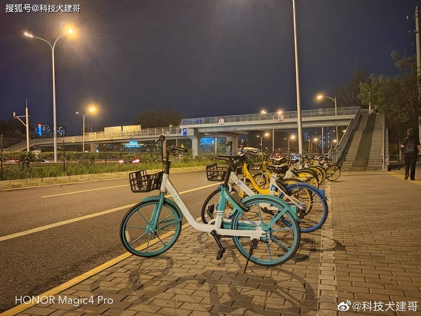 夜拍对比：荣耀70 Pro、荣耀Magic4 Pro、Find X3 Pro<strong></p>
<p>火币网pro</strong>，谁最强