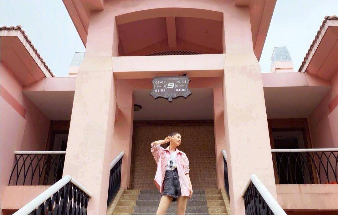 《姐姐》宿舍背景曝光<strong></p>
<p>盈币网</strong>，是当地奢华酒店，最贵房间8888网民币一晚