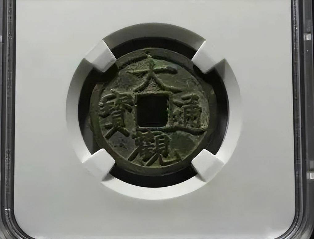 入手裸币<strong></p>
<p>币币网</strong>，还是评级币？从几个优，缺点对比一下