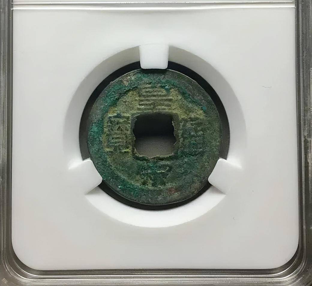 入手裸币<strong></p>
<p>币币网</strong>，还是评级币？从几个优，缺点对比一下