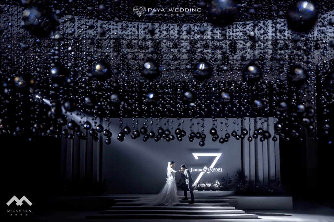 专注婚礼堂水晶宴会厅<strong></p>
<p>洛奇币</strong>，洛奇水晶艺术品牌简介