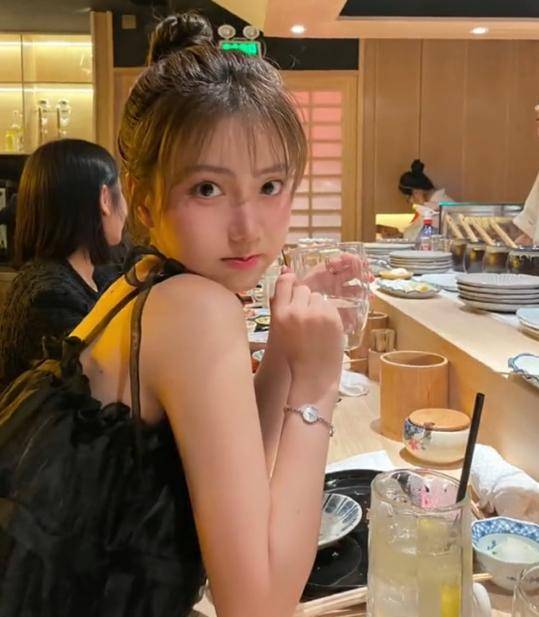 《心动4》洪成成被质疑是“照骗”<strong></p>
<p>p网提币</strong>，网图P成小仙女，生图却很普通