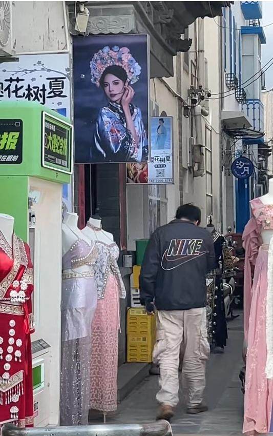 云南大理一旅拍店疑私装信号屏蔽器<strong></p>
<p>美股mo</strong>，方圆30米内连不上网，警方回应