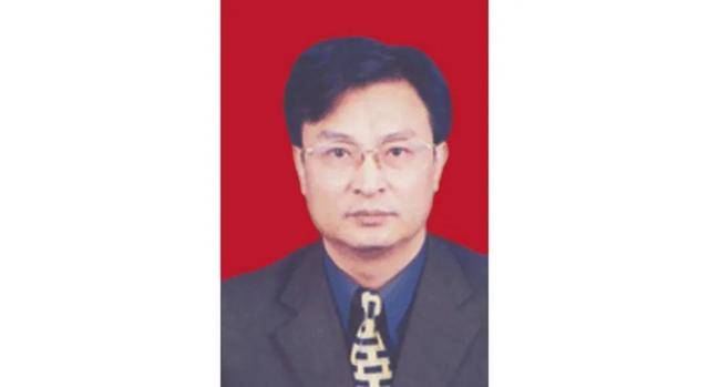 70岁柴高潮<strong></p>
<p>波音</strong>，任县纪委书记、县长、县委书记期间，敛财数额特别巨大