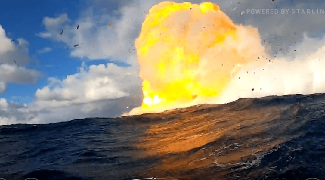这次没有空中爆炸！1个小时飞越半个地球<strong></p>
<p>momo美股</strong>，马斯克星舰终于成功了，现场欢呼声、鼓掌声响成一片