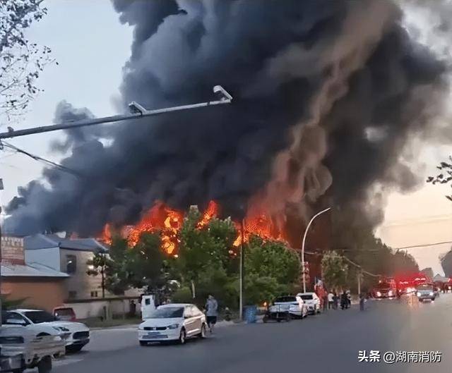 一公司车间设备发生爆炸<strong></p>
<p>momo美股</strong>，致1死7伤！厂房火患如何止患于微