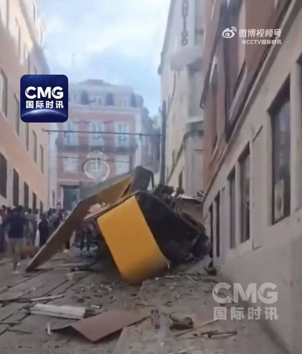 葡萄牙旅游缆车脱轨致15死18伤<strong></p>
<p>美股sbux</strong>，死者中含外国公民，目击者：缆车全速情况下撞上建筑物