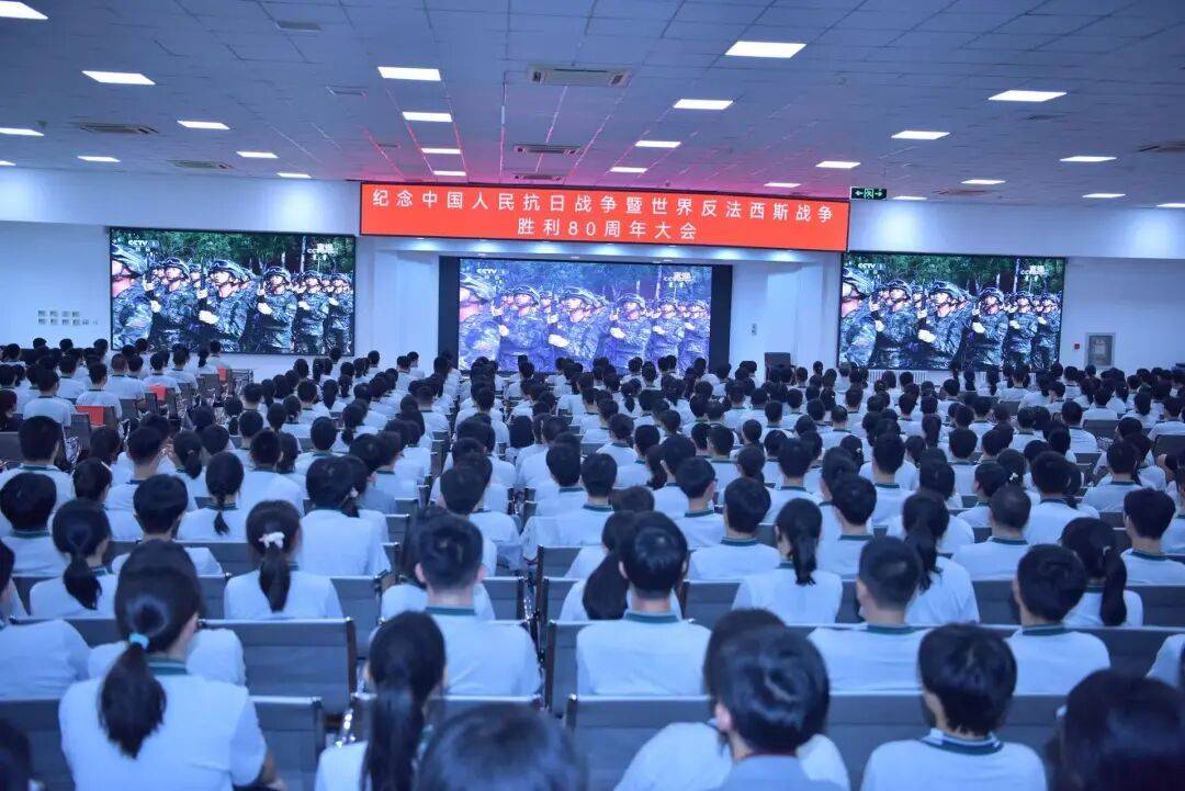 阅兵式上的沈阳二中骄傲 为何这么多国防重器的设计师出自这所高中<strong></p>
<p>uco美股</strong>？