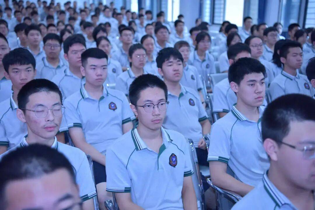 阅兵式上的沈阳二中骄傲 为何这么多国防重器的设计师出自这所高中<strong></p>
<p>uco美股</strong>？