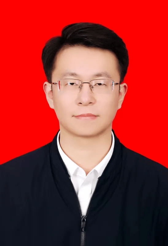 生于1987年<strong></p>
<p>美股正股</strong>，北大选调生刘怀辉已任县委书记
