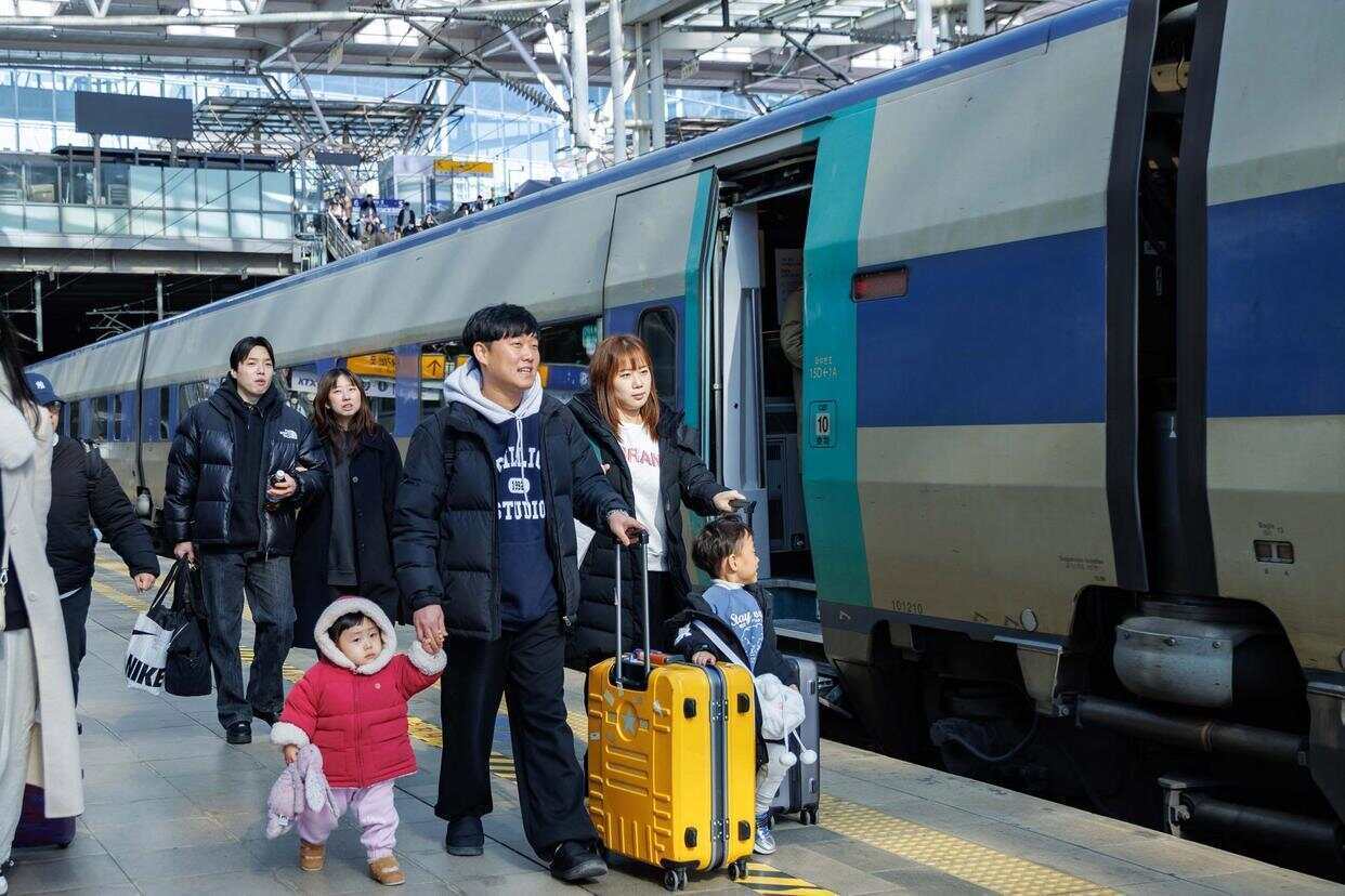 韩国人口萎缩<strong></p>
<p>美股中国概念股</strong>，中小学班级人数为何不减反增?