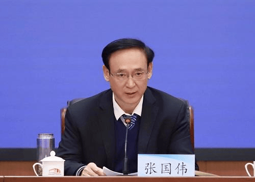 当过市长、市委书记、厅长<strong></p>
<p>美股中国概念股</strong>，张国伟主动投案