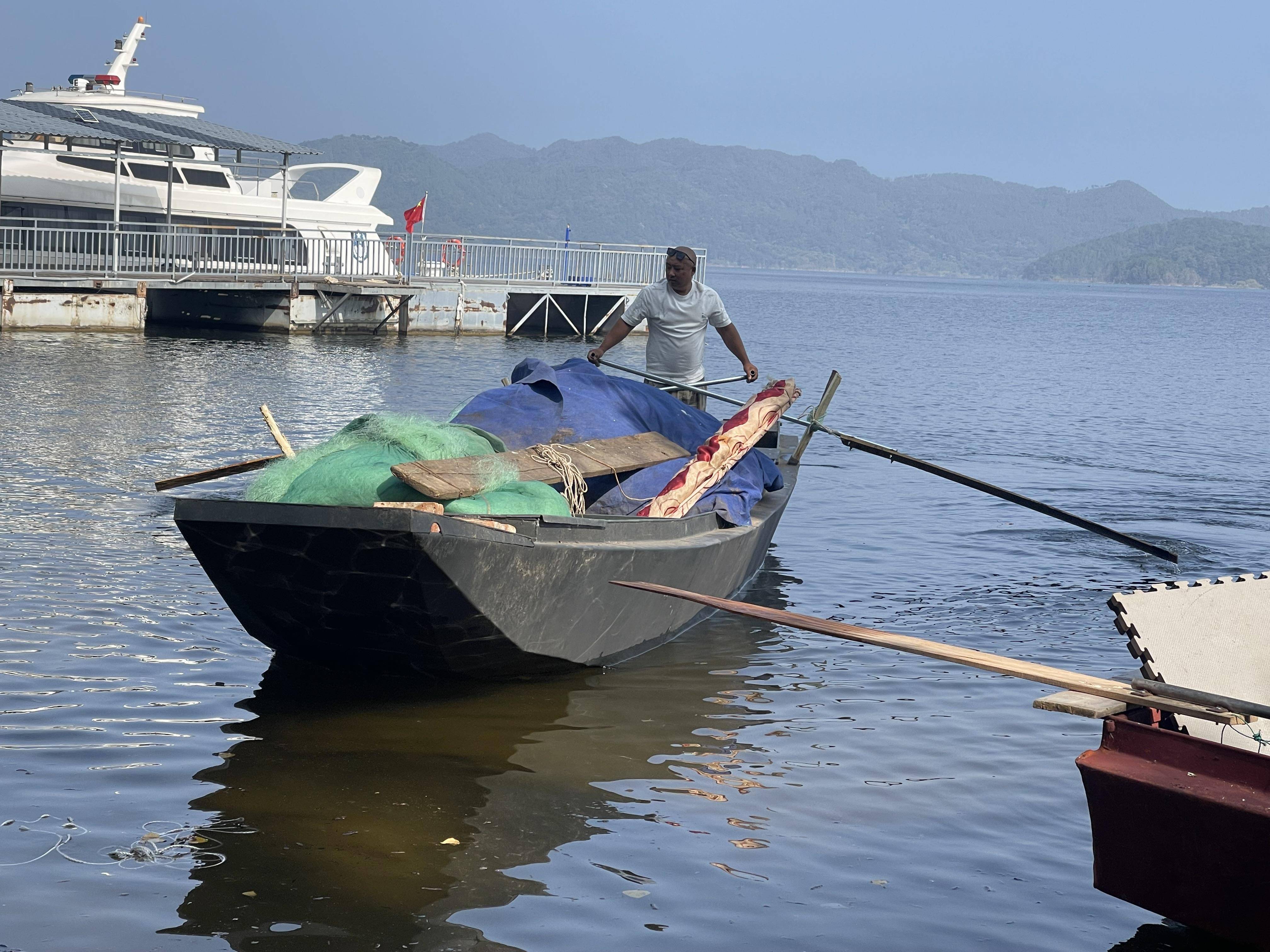 密云“水库鱼”将开捞：水面变宽水深了<strong></p>
<p>美股涨跌停</strong>，捕捞比往年上难度