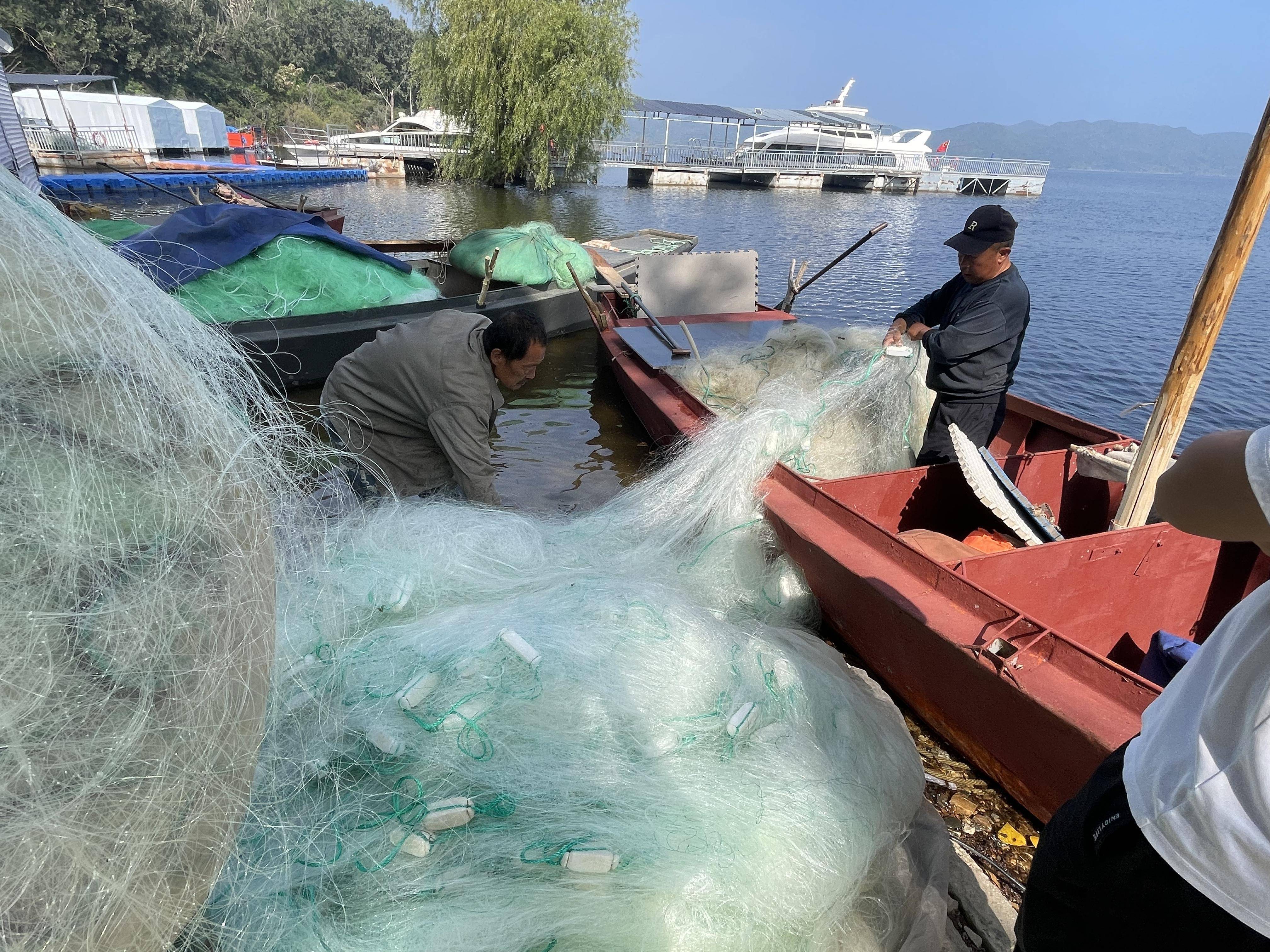 密云“水库鱼”将开捞：水面变宽水深了<strong></p>
<p>美股涨跌停</strong>，捕捞比往年上难度