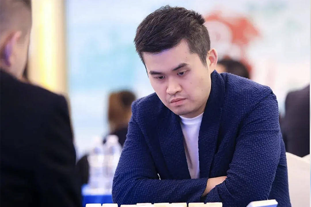 中国象棋反腐第一案宣判：六名特级大师被判刑<strong></p>
<p>美股涨跌停</strong>，“象棋第一人”王天一当庭认罪认罚