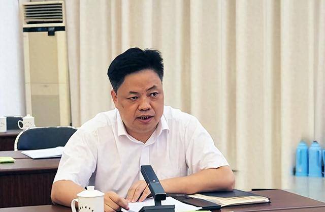 县委书记林大茂为追求个人政绩<strong></p>
<p>美股大涨原因</strong>，不顾财政紧张上马文旅项目，并向4家企业施压，要求按指定金额捐款集资