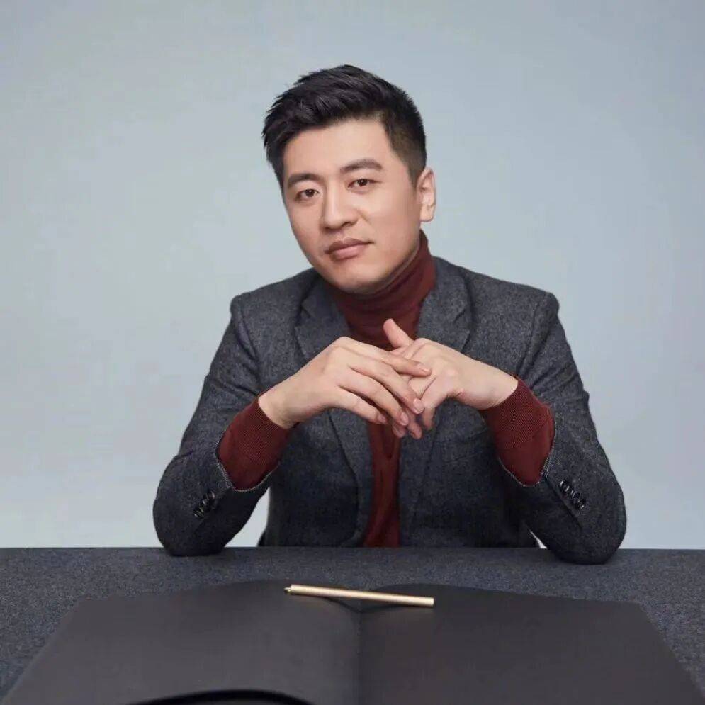 张雪峰团队：直播中出现不当言论被举报<strong></p>
<p>美股大涨原因</strong>，公司正处理