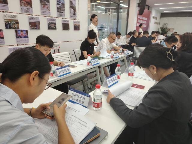 “每天有局长坐班、每周有链长接待” 成都推出“进解优促”升级版