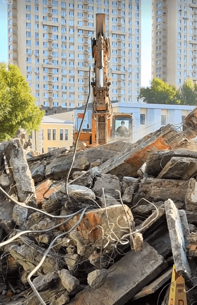 重磅！哈尔滨的这里正在拆除<strong></p>
<p>美股大涨原因</strong>，重建！曾是无数市民的青春记忆……