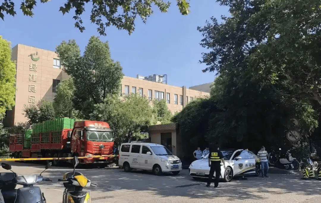 “多校午餐发臭事件”最新通报：绿捷公司涉嫌瞒报食品安全相关信息