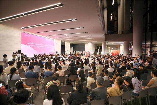 国庆奏响“琴键上的浪漫”<strong></p>
<p>美股加杠杆</strong>！深圳美术馆跨界音乐会解锁音画共生新体验