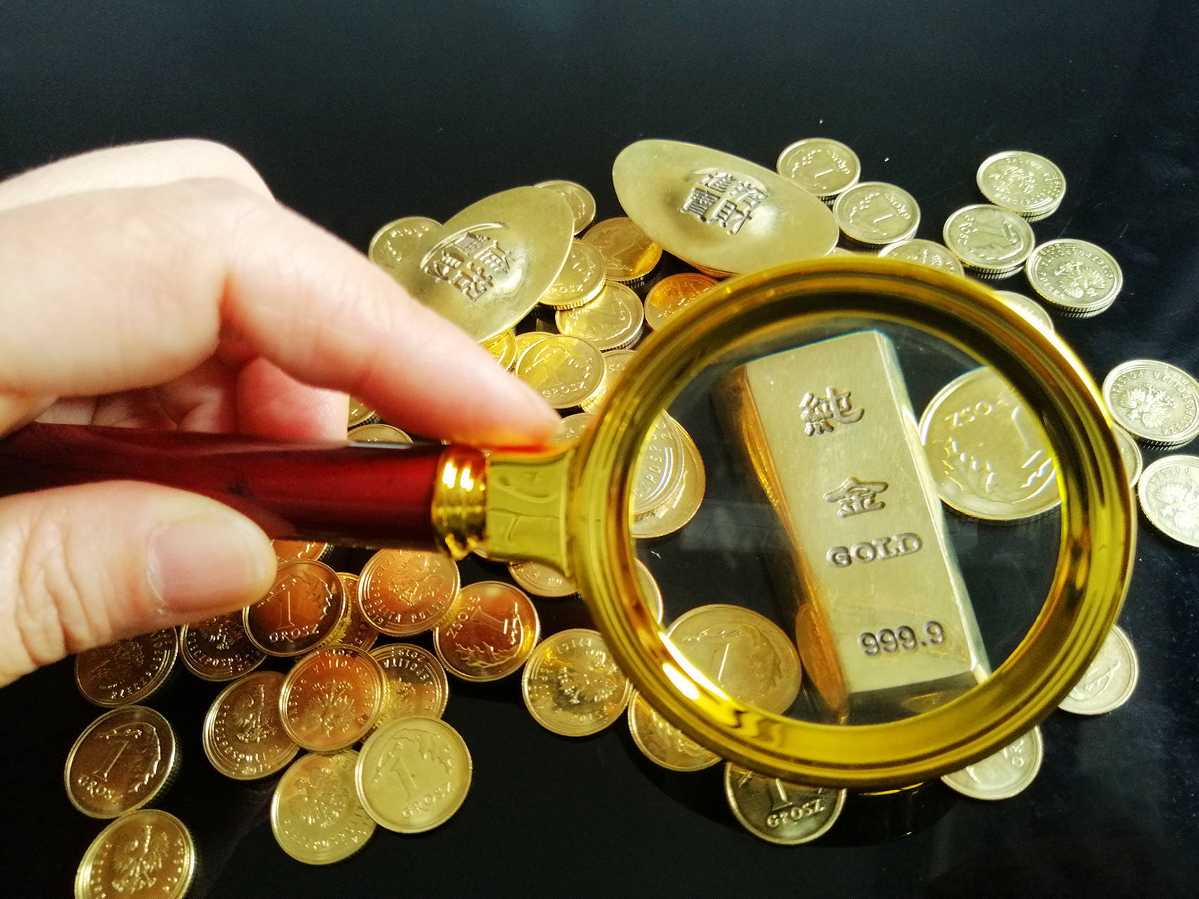 国际金价<strong></p>
<p>美股期权价格</strong>，再创历史新高！消费者：从今年年中一直观望到十一，没想到越等越贵！机构：仍上涨空间