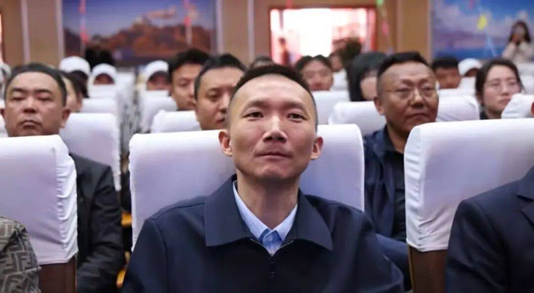 曾跨省调整<strong></p>
<p>美股期权价格</strong>，“85后”袁林鹏提名为县长人选