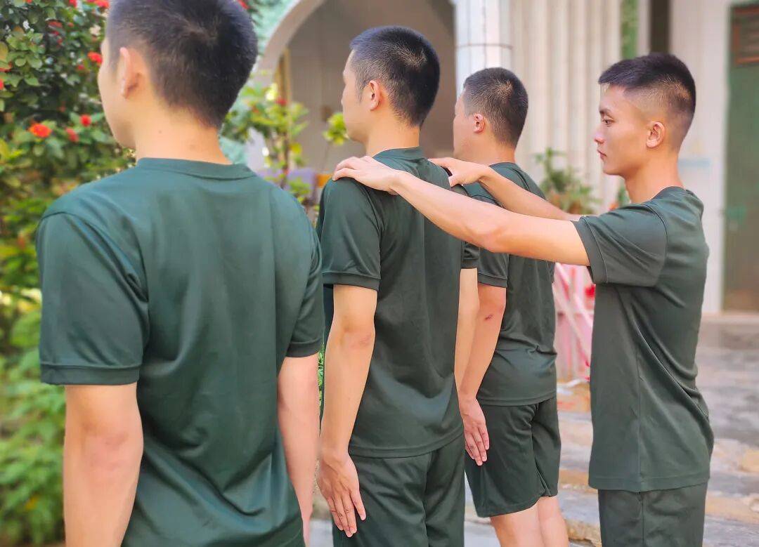 牛！退役半个月<strong></p>
<p>美股大单</strong>，他第三次入伍！