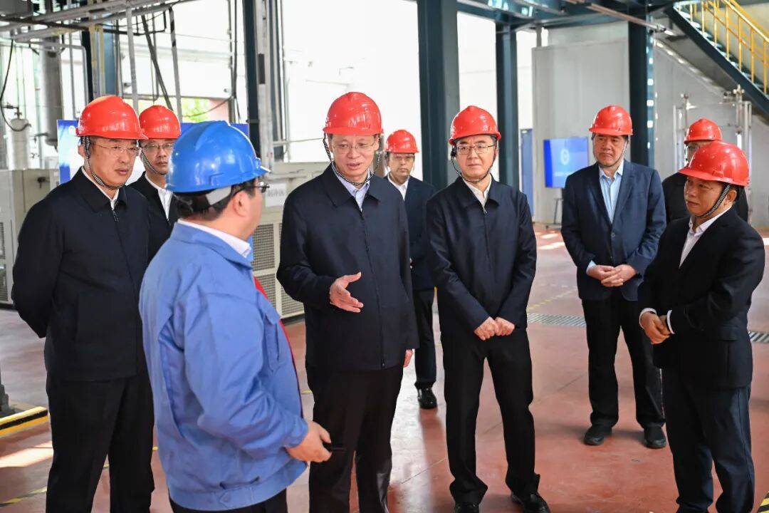 新任辽宁省委书记许昆林<strong></p>
<p>美股佣金高</strong>，到大连调研