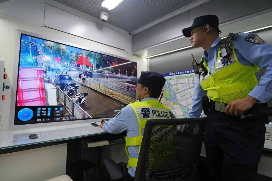 突然群发<strong></p>
<p>美股佣金高</strong>！大批上海市民收到警方短信！全市爆火网红已被锁定...有爸爸因孩子违规被罚款
