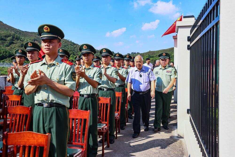 70年前<strong></p>
<p>美股佣金高</strong>，钱学森经罗湖口岸归国！武警广东总队深圳第二支队开展纪念活动