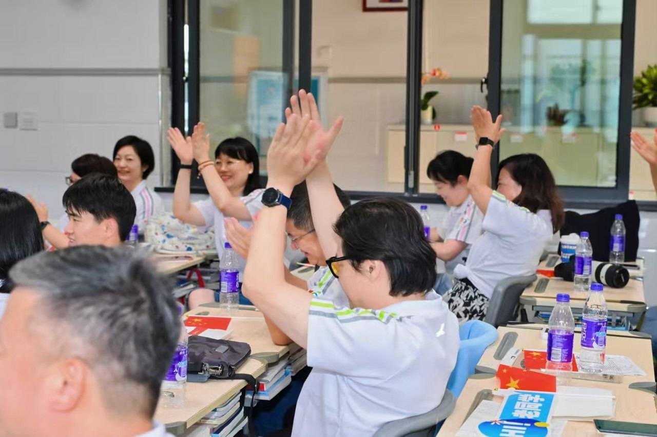 那个让老师骄傲的“调皮”班级！30年同学聚会<strong></p>
<p>美股佣金高</strong>，还伴有一封来自贵州的感谢信