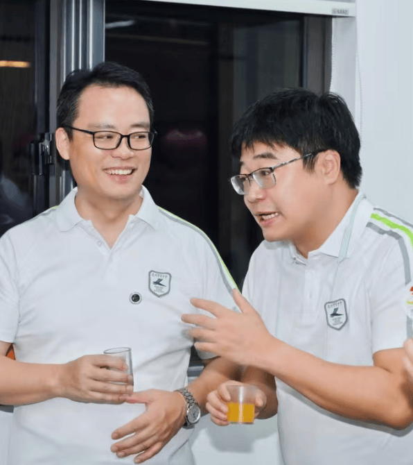 那个让老师骄傲的“调皮”班级！30年同学聚会<strong></p>
<p>美股佣金高</strong>，还伴有一封来自贵州的感谢信