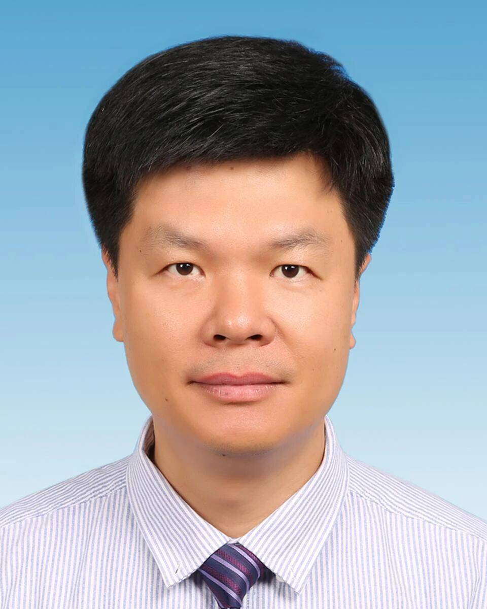 许航宇<strong></p>
<p>炒美股违法</strong>，已赴山东任职