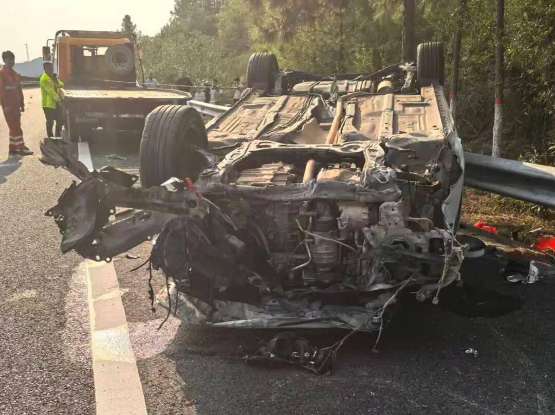 “我撒谎天打雷劈！”男子高速突然强行变道致翻车<strong></p>
<p>炒美股违法</strong>，反诬赖对方