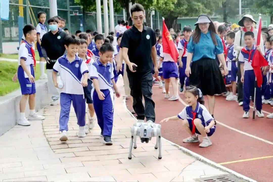 注意<strong></p>
<p>炒美股违法</strong>！本周上班时间有变 | 天河早晨