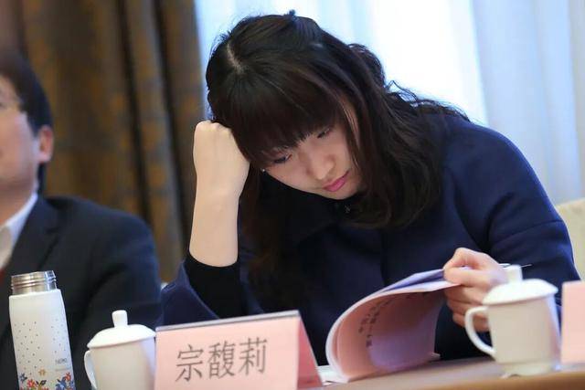 接班后<strong></p>
<p>优酷美股</strong>，宗馥莉做错了什么？
