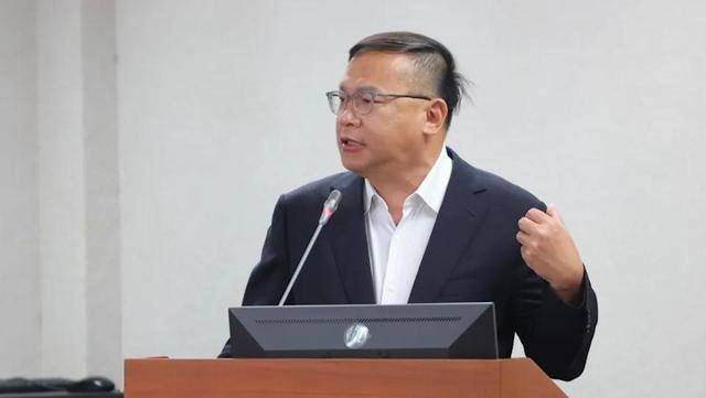 《没出息》在两岸爆红<strong></p>
<p>美股趋势交易</strong>，绿营民代又喊“统战”，台媒：井底之蛙、自曝其短