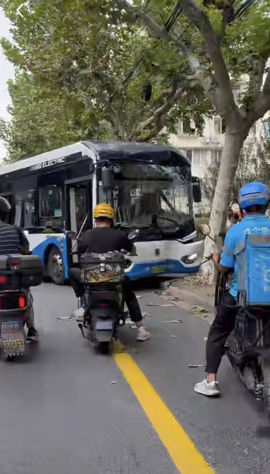 上海警方：叶某（男<strong></p>
<p>黄金趋势</strong>，57岁）寻衅滋事，已被拘！