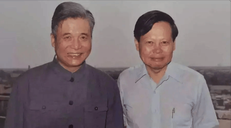 103岁杨振宁去世<strong></p>
<p>黄金交易</strong>，象牙塔倒塌
