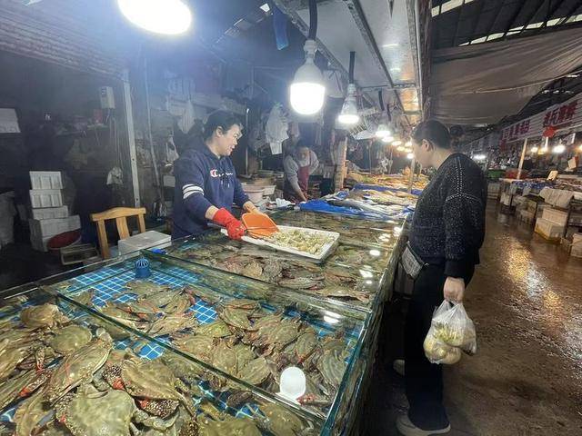 梭子蟹价格几近腰斩<strong></p>
<p>股票</strong>！烟台海鲜市场迎来“实惠期”