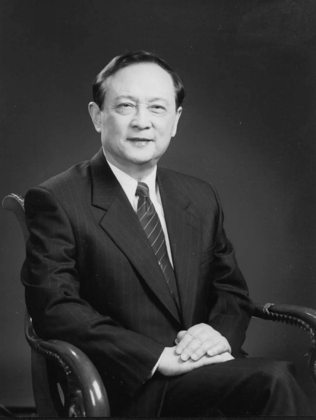 重大损失<strong></p>
<p>股票行情</strong>！周国治先生在美去世